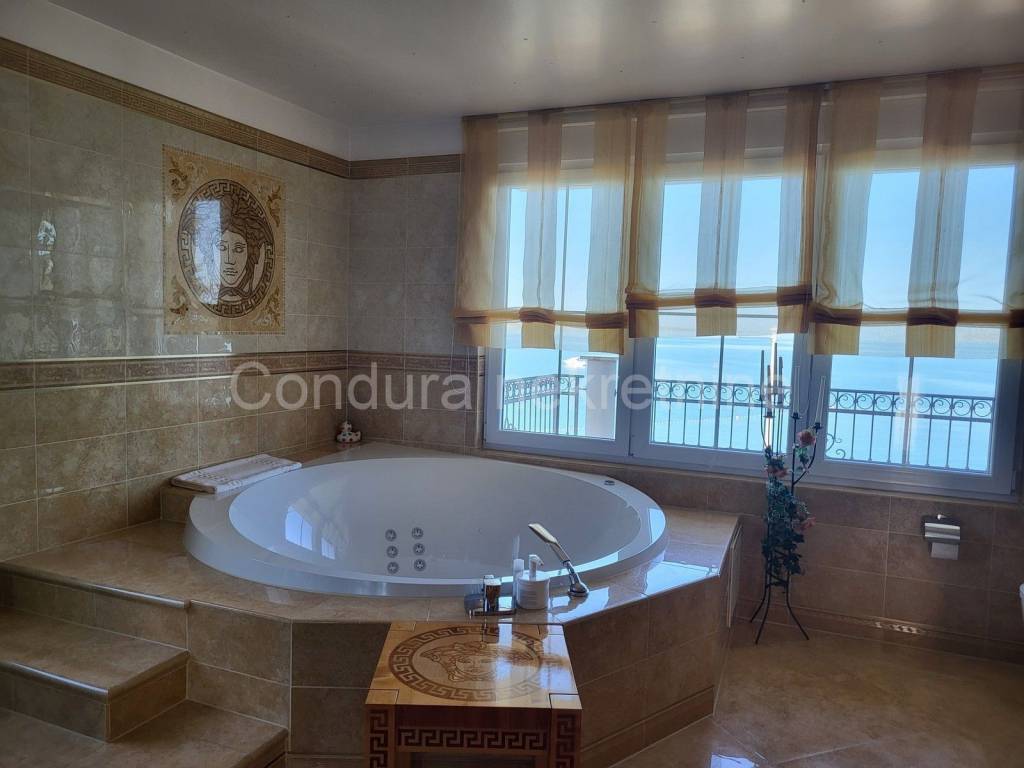 Luksuzna vila, Prodaja, Vrsi, Zukve