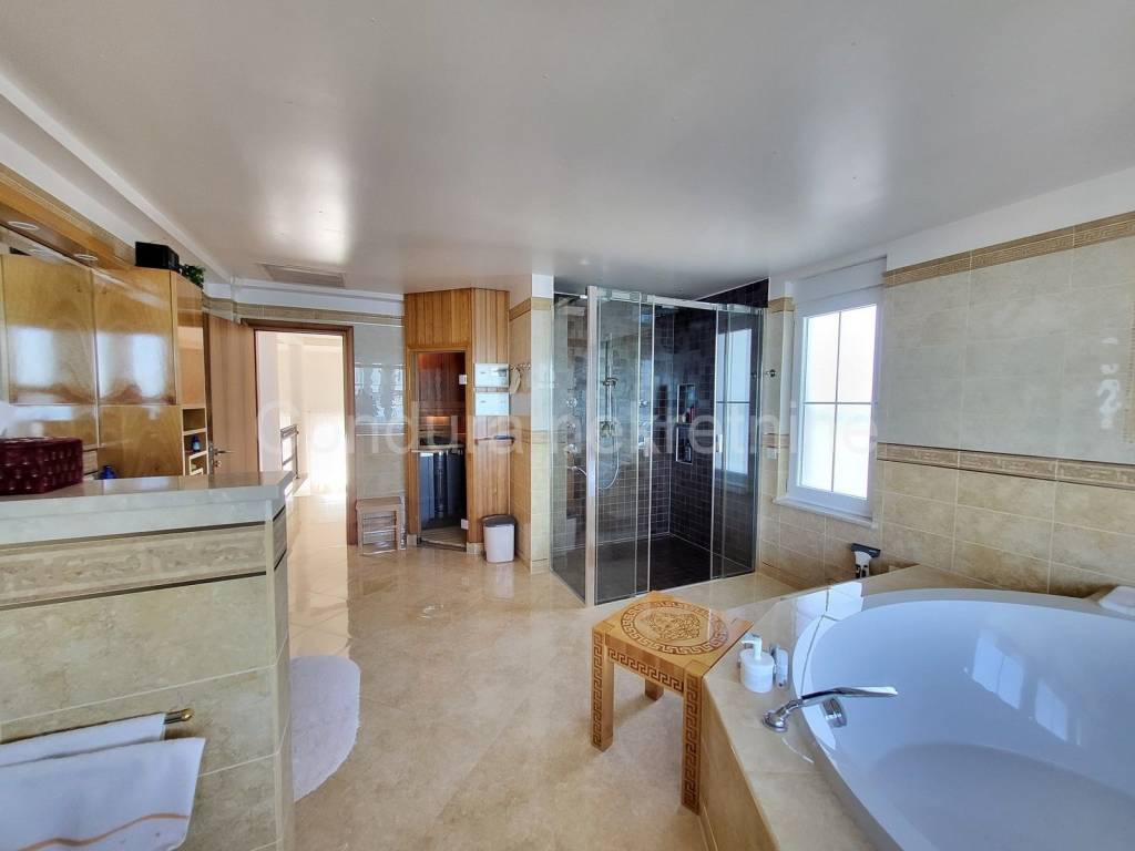 Luksuzna vila, Prodaja, Vrsi, Zukve