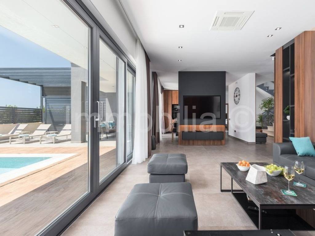 Vila, Prodaja, Fažana, Fažana