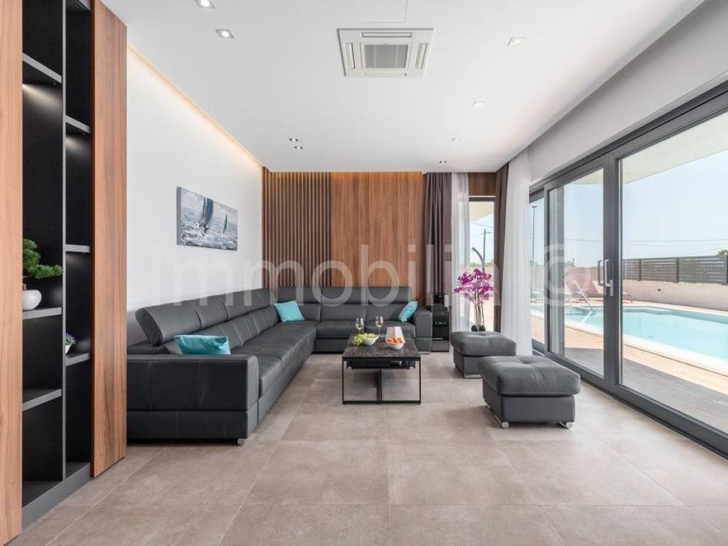 Vila, Prodaja, Fažana, Fažana