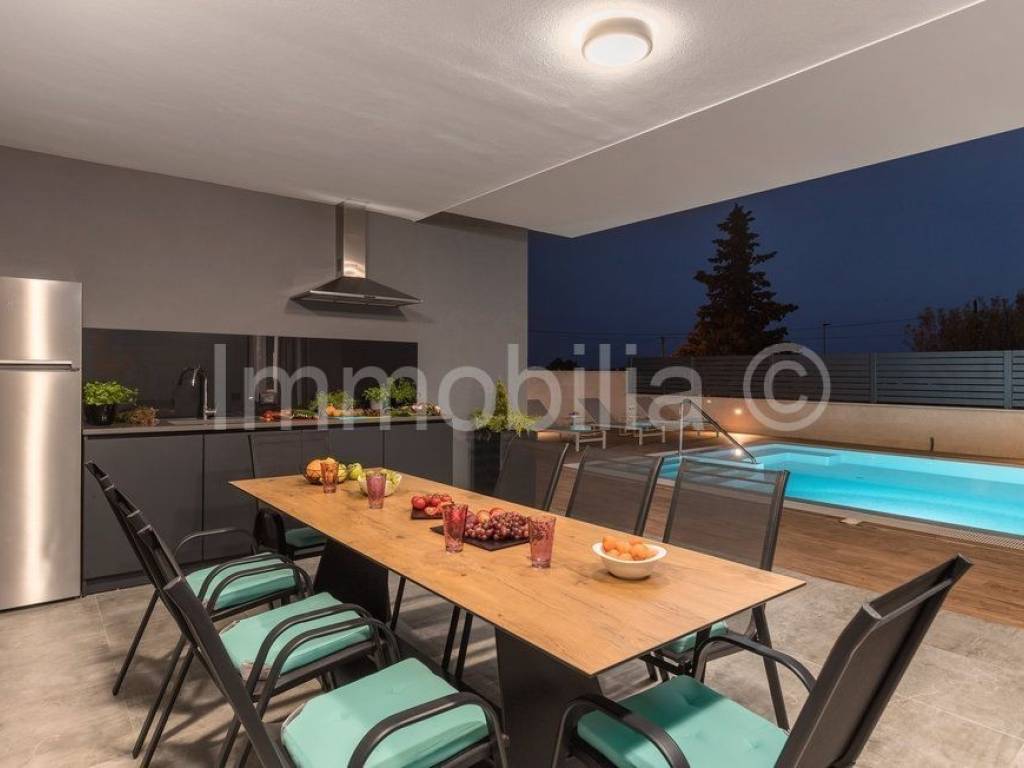 Vila, Prodaja, Fažana, Fažana