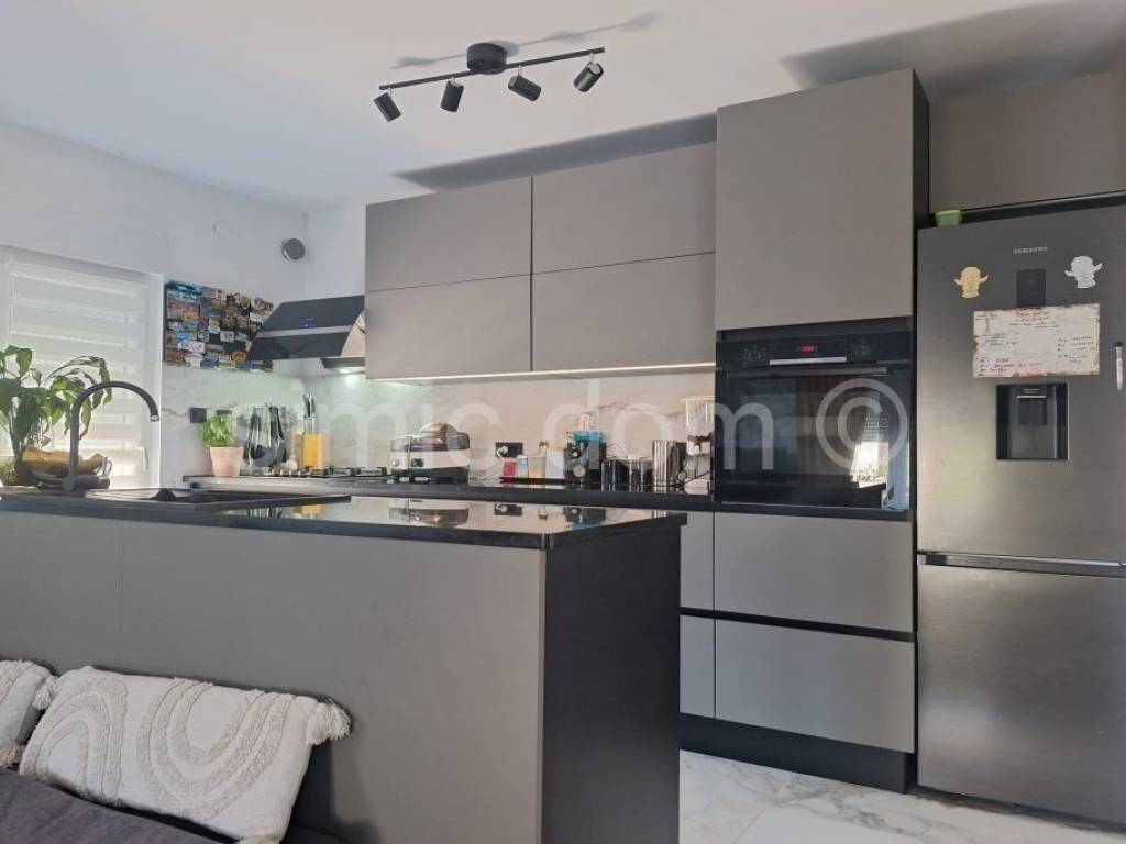 Apartmanska kuća, Prodaja, Marina, Sevid