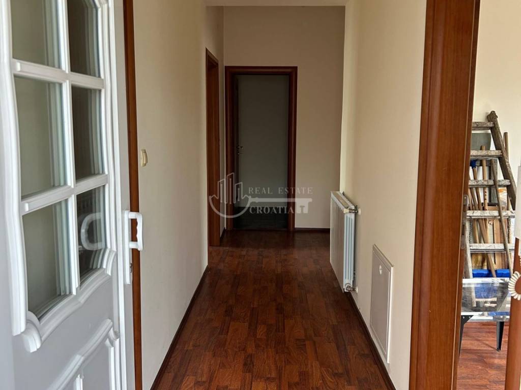 Stan u višeetažnoj kući, Prodaja, Zagreb, Sesvete