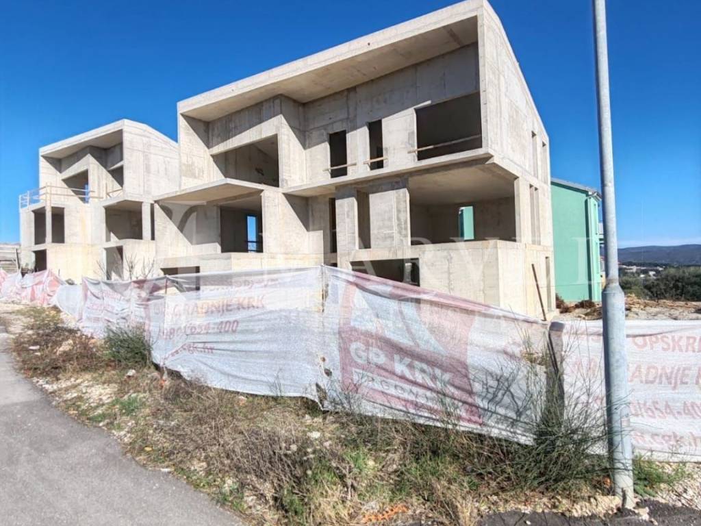 Apartman s okućnicom, Prodaja, Krk, Krk