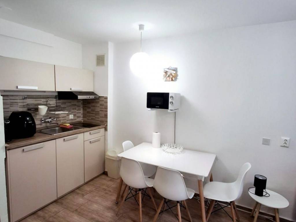 Stan u starijoj zgradi, Prodaja, Poreč, Červar-Porat