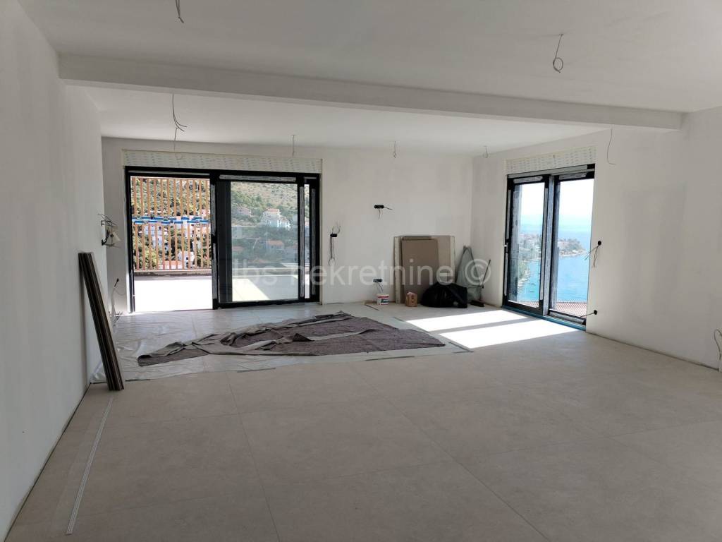 Stan u novogradnji, Prodaja, Okrug, Okrug Gornji