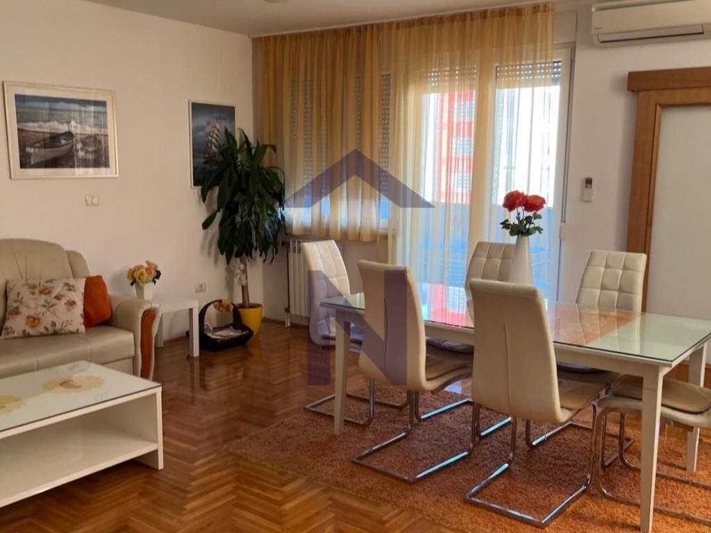 Stan u zgradi, Najam, Zadar, Zadar