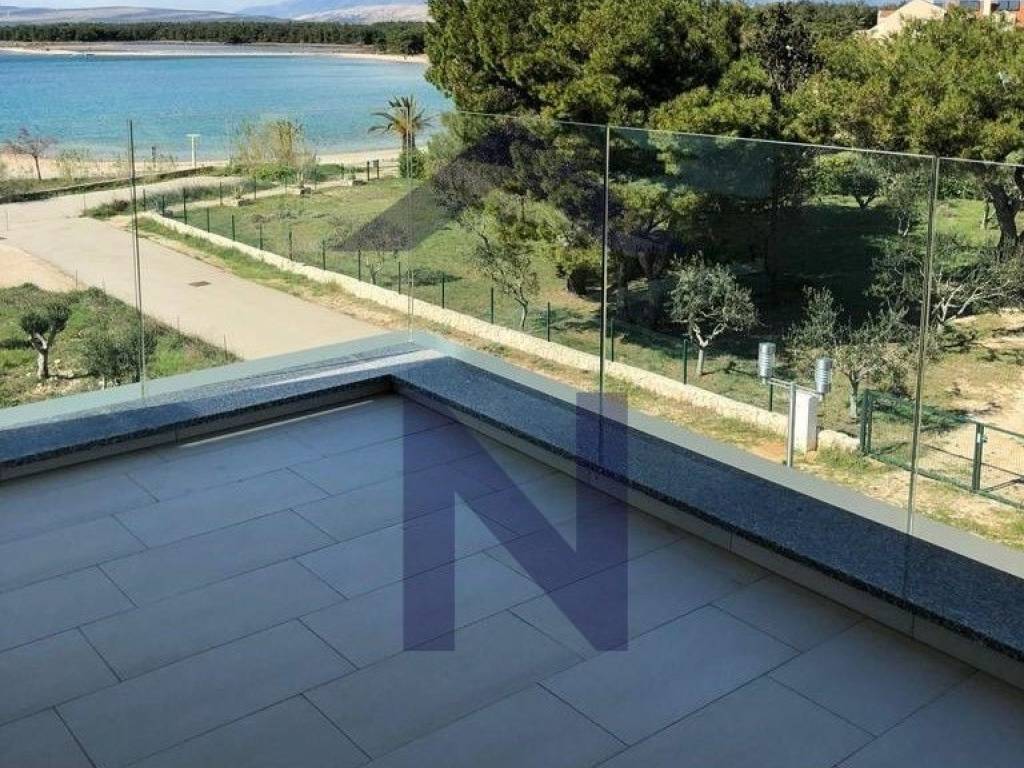 Stan u zgradi, Prodaja, Povljana, Povljana