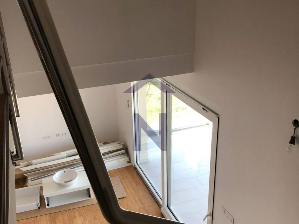 Stan u zgradi, Prodaja, Povljana, Povljana