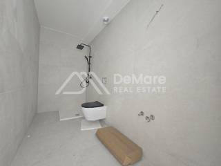 Apartman na moru, Prodaja, Privlaka, Privlaka