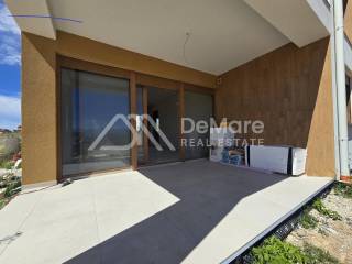 Apartman na moru, Prodaja, Nin, Nin