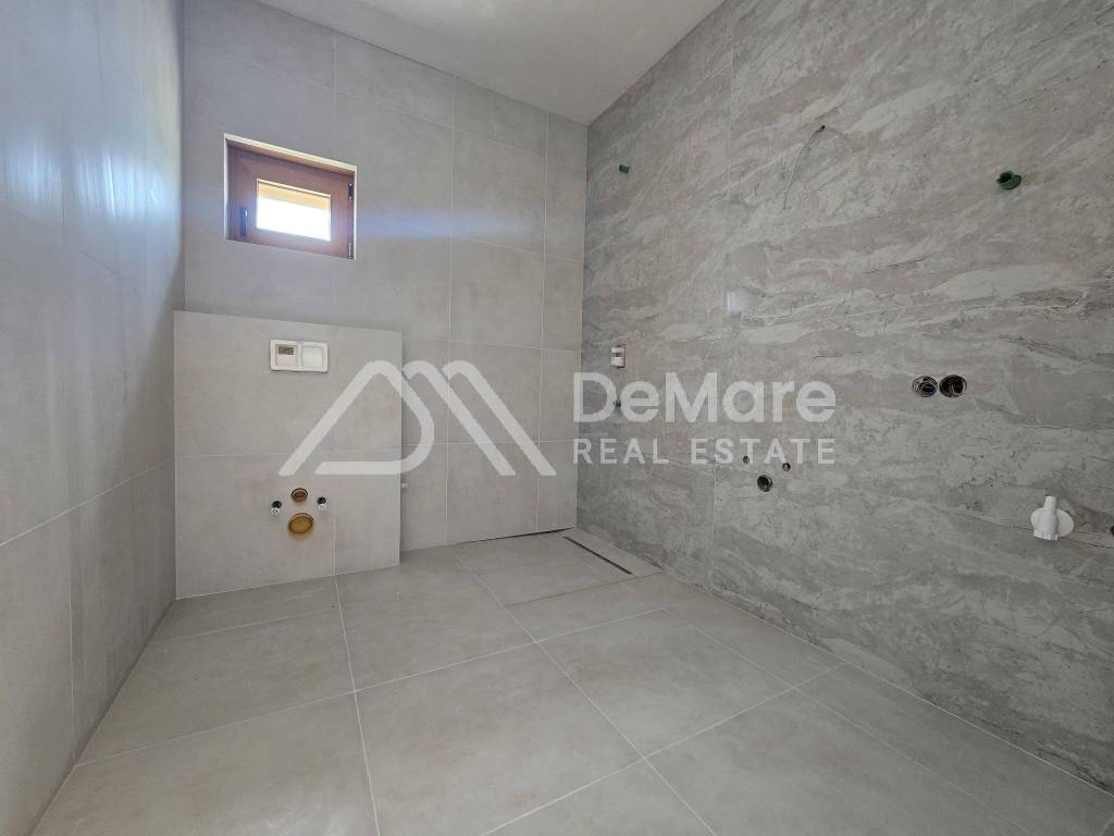 Apartman na moru, Prodaja, Nin, Nin