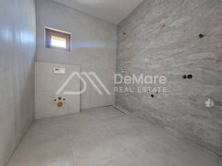 Apartman na moru, Prodaja, Nin, Nin