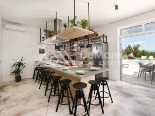 Vila, Prodaja, Nin, Zerava