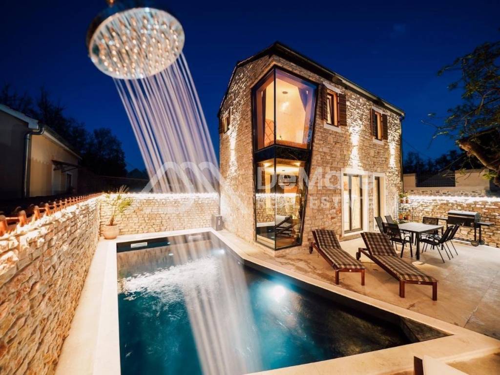 Kamena kuca, Prodaja, Privlaka, Privlaka