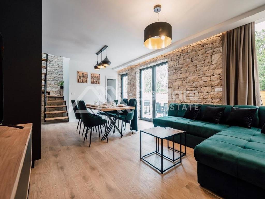 Kamena kuca, Prodaja, Privlaka, Privlaka