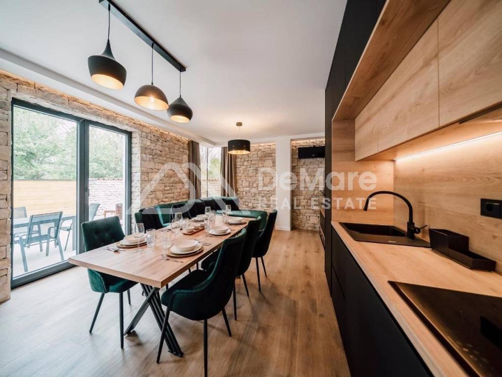 Kamena kuca, Prodaja, Privlaka, Privlaka