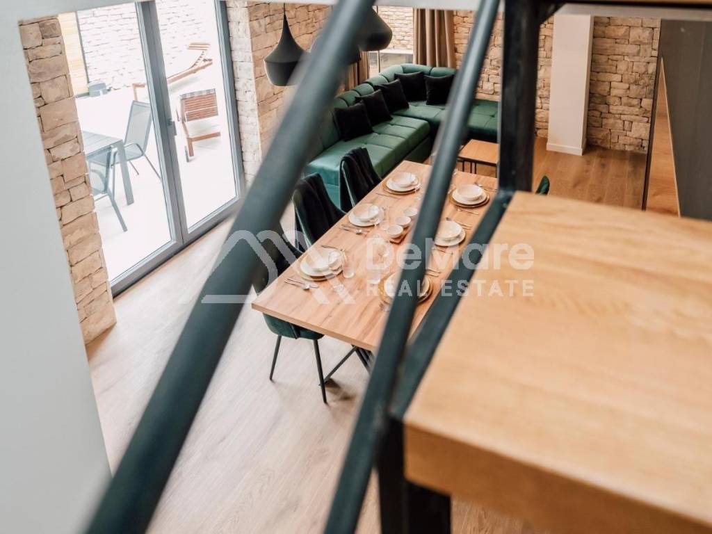 Kamena kuca, Prodaja, Privlaka, Privlaka