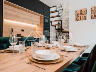 Kamena kuca, Prodaja, Privlaka, Privlaka