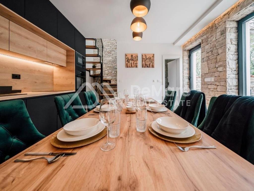 Kamena kuca, Prodaja, Privlaka, Privlaka