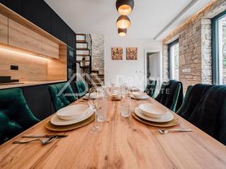 Kamena kuca, Prodaja, Privlaka, Privlaka