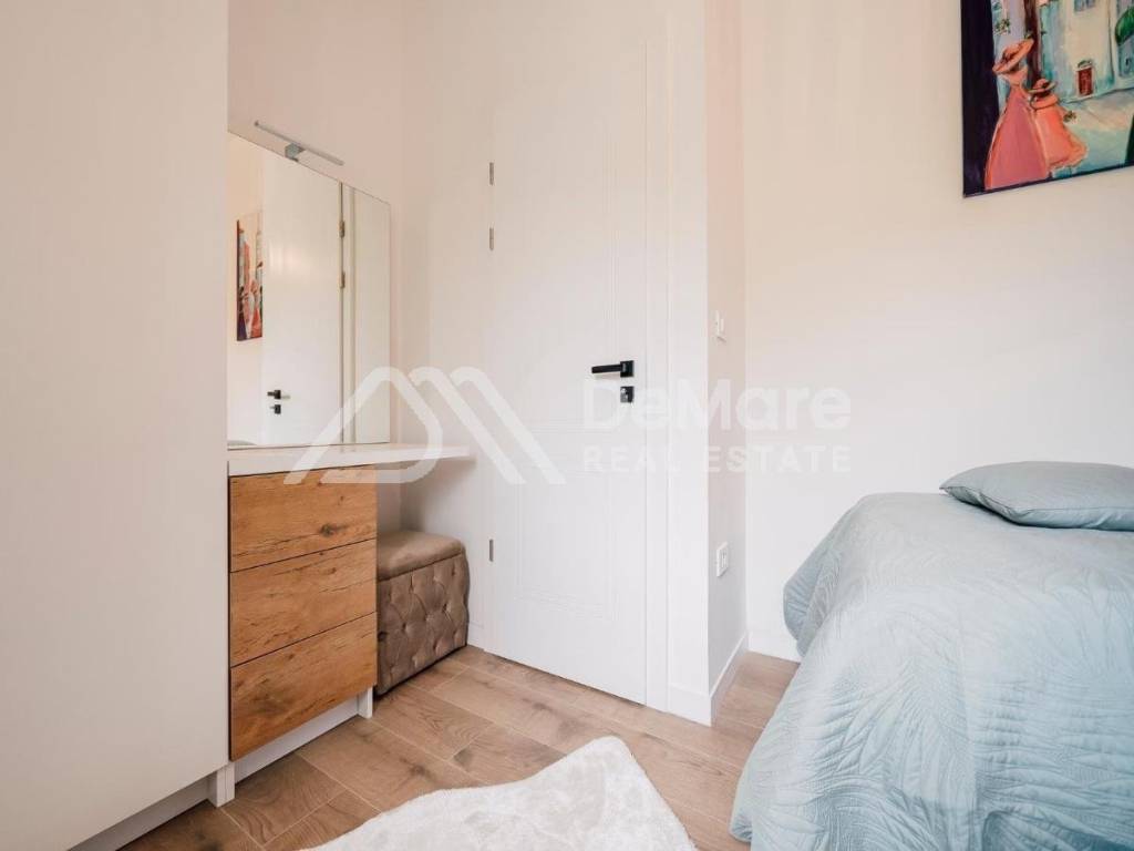 Kamena kuca, Prodaja, Privlaka, Privlaka