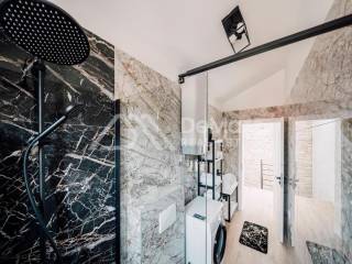 Kamena kuca, Prodaja, Privlaka, Privlaka