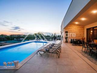 Luksuzna vila, Prodaja, Zemunik donji, Smokovic