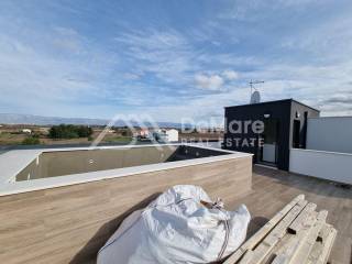 Apartman na moru, Prodaja, Privlaka, Privlaka