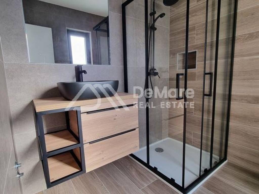 Apartman na moru, Prodaja, Privlaka, Privlaka