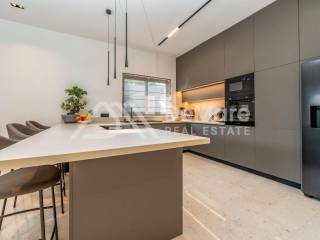 Vila, Prodaja, Privlaka, Privlaka