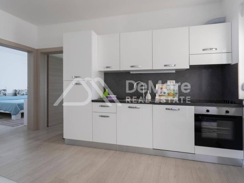 Apartman na moru, Prodaja, Nin, Zaton