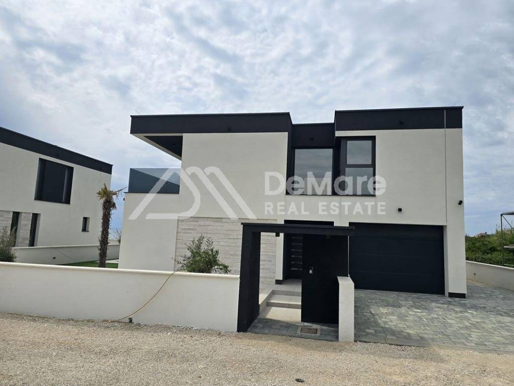 Luksuzna vila, Prodaja, Privlaka, Privlaka