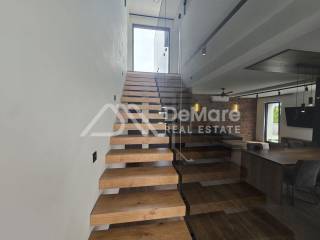 Luksuzna vila, Prodaja, Privlaka, Privlaka