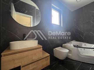 Luksuzna vila, Prodaja, Privlaka, Privlaka