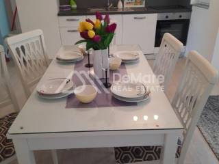 Apartman na moru, Prodaja, Nin, Zaton