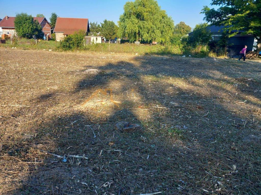 Gradjevinsko stambeno zemljiste, Prodaja, Ivanic-grad, Centar