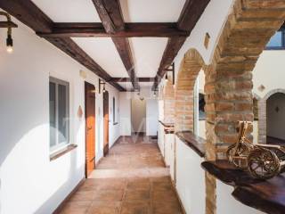 Stambeno poslovni objekt, Prodaja, Knezevi vinogradi, Karanac