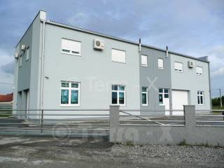 Hala, Zakup, Sveta Nedelja, Oresje