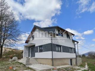 Obiteljska kuca, Prodaja, Plaski, Plaski