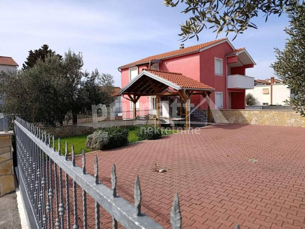Apartman s okucnicom, Prodaja, Tisno, Tisno