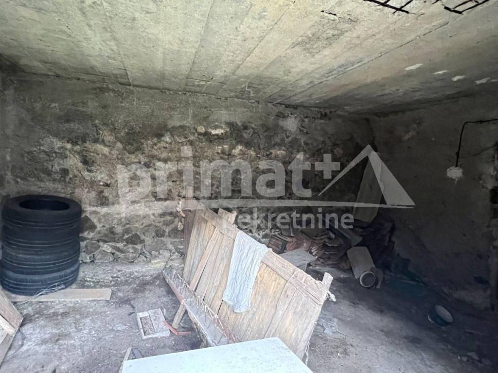 Kuca, Prodaja, Plaski, Plaski