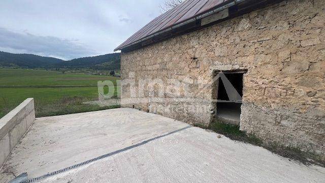 Kuca u izgradnji, Prodaja, Vrhovine, Vrhovine