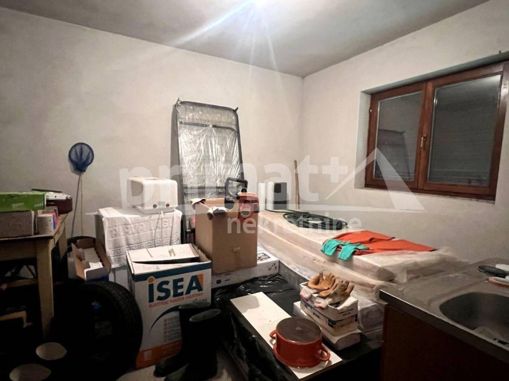 Kuca prizemnica, Prodaja, Plaski, Plaski