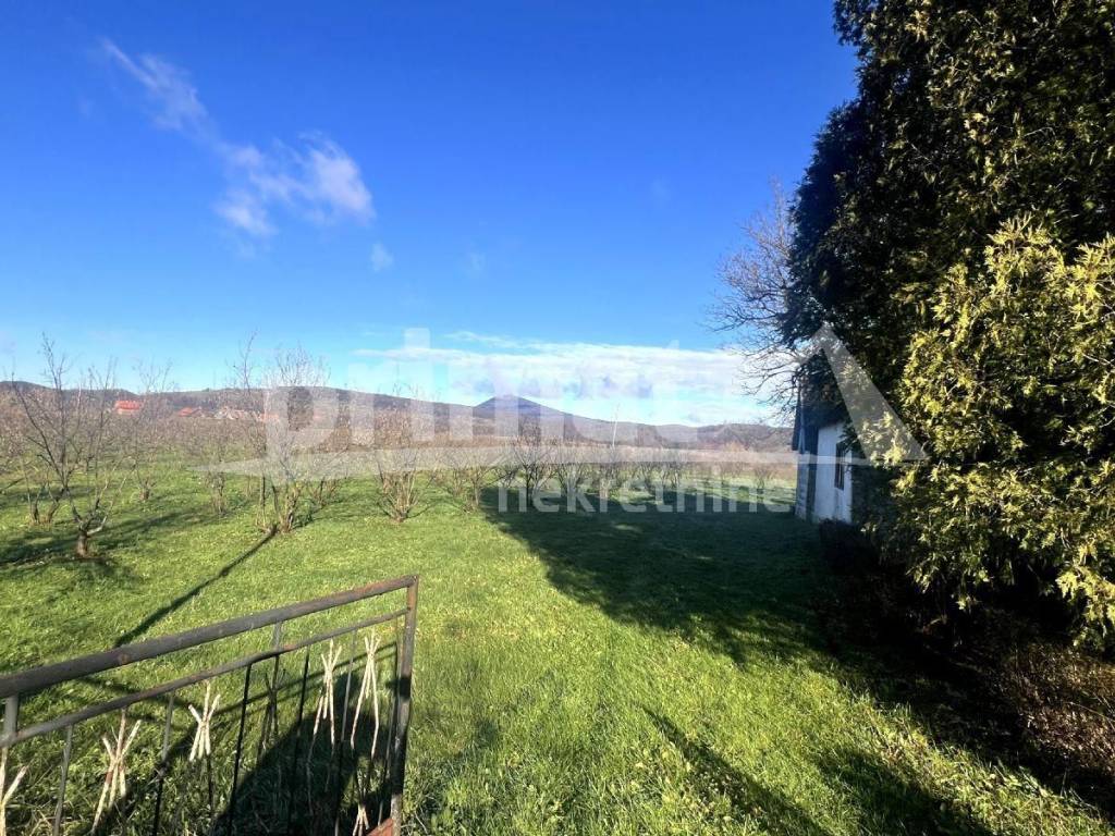 Kuca, Prodaja, Plaski, Lapat