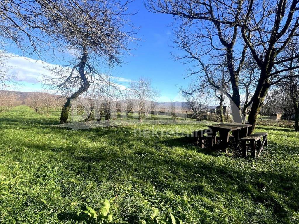 Kuca, Prodaja, Plaski, Lapat