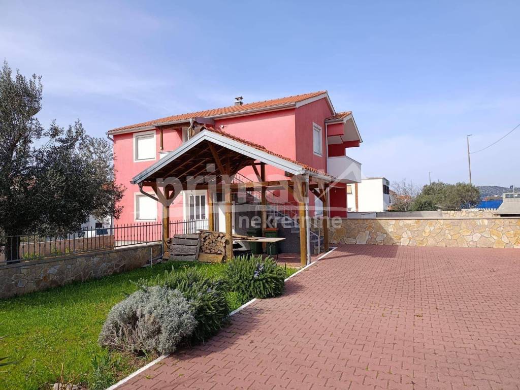 Apartman s okucnicom, Prodaja, Tisno, Tisno