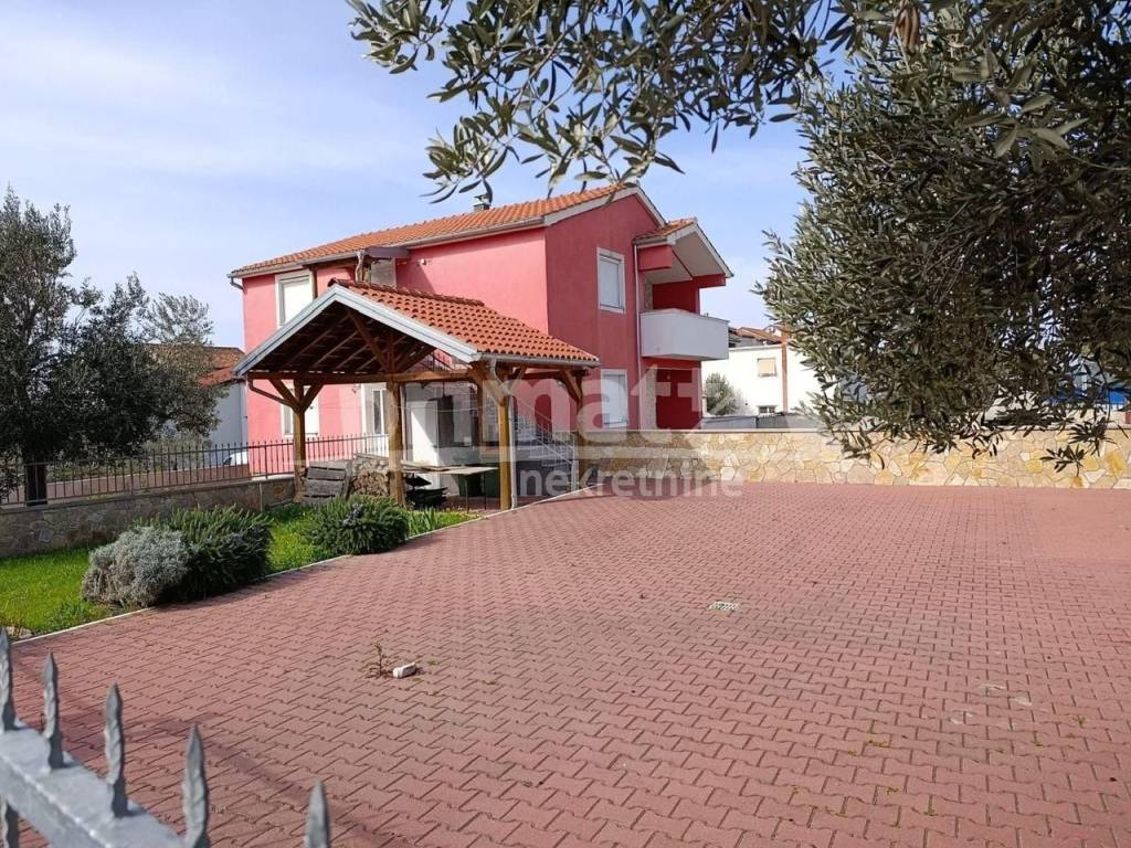 Apartman s okucnicom, Prodaja, Tisno, Tisno