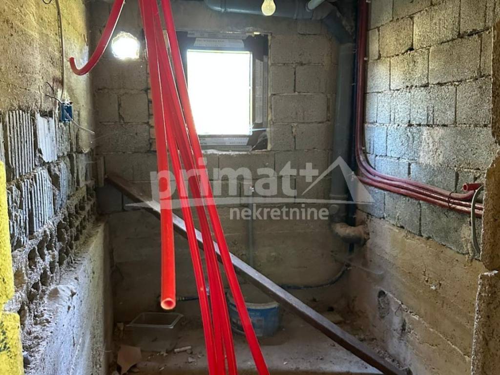 Kuca, Prodaja, Vrhovine, Vrhovine