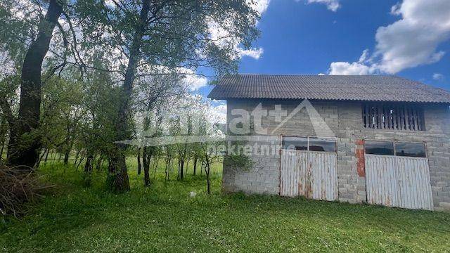 Stambeno poslovni objekt, Prodaja, Plaski, Plaski